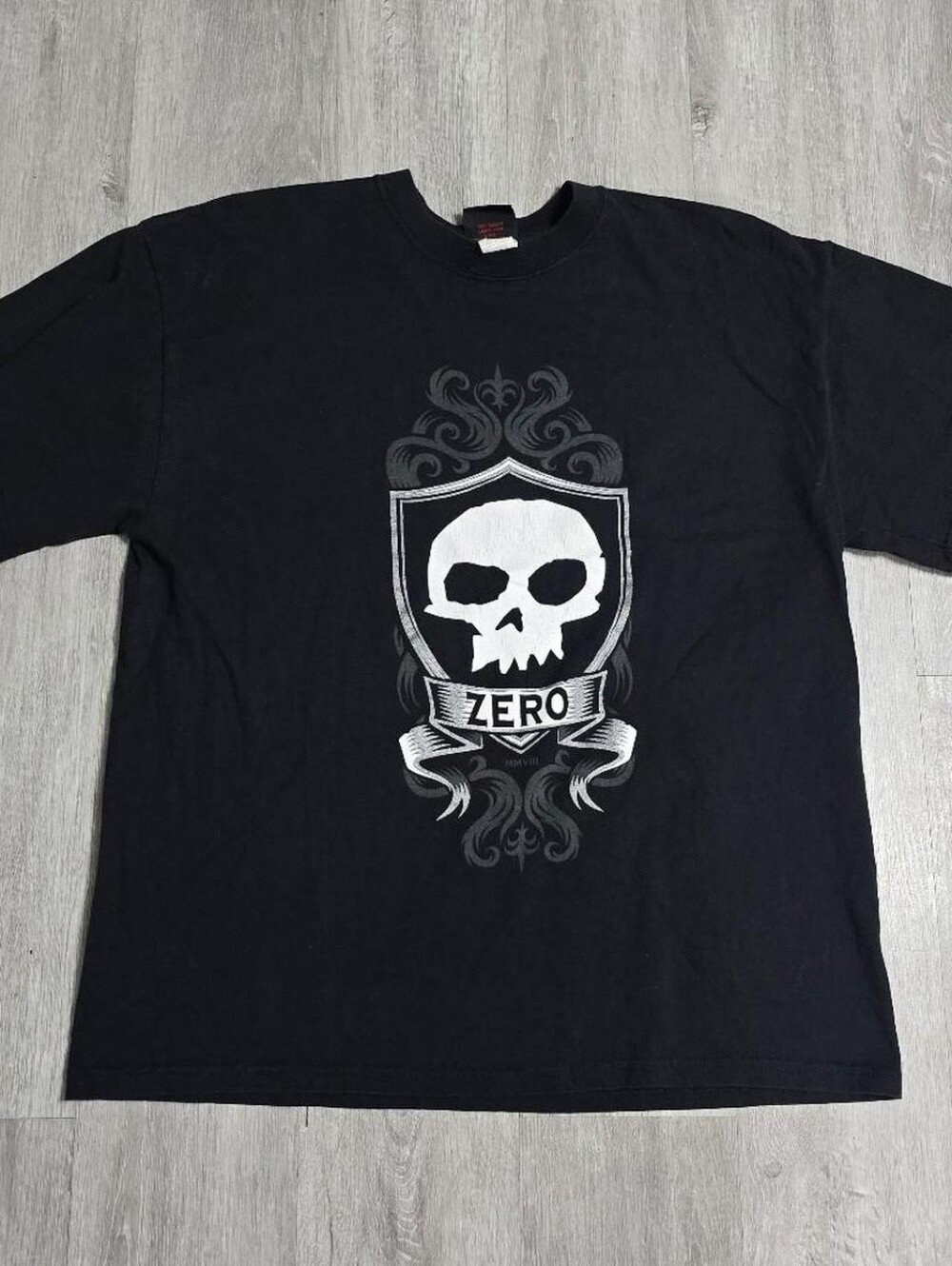 Vintage Y2K Zero Skateboards Black Tee White Skull Graphic Size Large